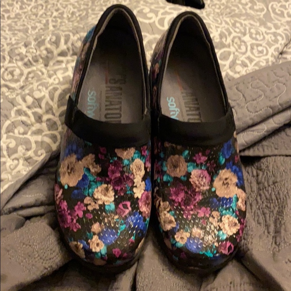 Grey anatomy shoes by soft walk